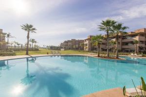 Vue sur Piscine - Prestigia détente assurée