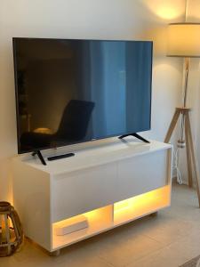 "SANXENXO HOLIDAYS" ATICO CON GARAJE, BARBACOA y PISCINA A 5 MIN DEL CENTRO