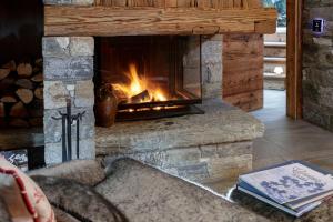 Chalet Matterhorn François - Central Alpine Chalet with Private SPA & Breakfast