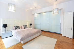 Neoclassical Luxury Apartment Ljubljana 