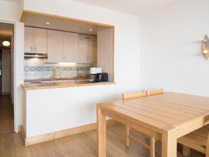 Deux pièces sud-ouest, balcon, WiFi gratuit, proche pistes à Tignes - FR-1-449-120