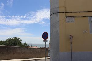 Lisbon, T2 renewed duplex with river view, Beato