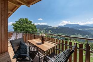 HAUSERHOF Chalet with Dolomite View