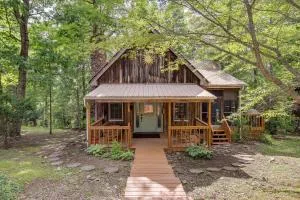 Lake Cumberland Resort Cabin with Community Perks! - Burnside