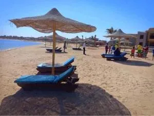 قرية لاجولي مارينا العين السخنه - 埃兹扎法兰纳