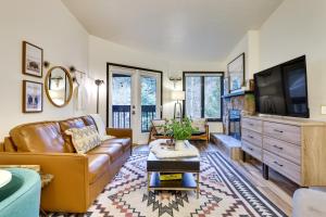 Pool and Ski-In Access Copper Mountain Condo!