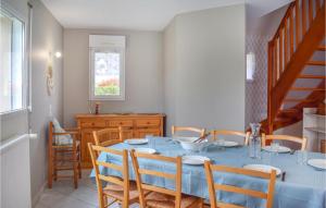 Maisons de vacances Amazing Home In Trgueux With Wifi And 5 Bedrooms : photos des chambres