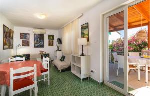 Holiday Home Jelsa Vitarnja