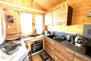 Chalets Bright chalet with garden and gulf view : photos des chambres