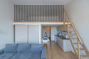 New Town loft apartment with air conditioning by Polo Apartments