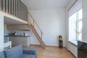 New Town loft apartment with air conditioning by Polo Apartments