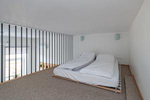 New Town loft apartment with air conditioning by Polo Apartments