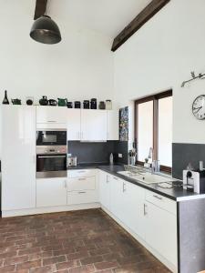 Maisons de vacances Magnifique demeure de charme ! : photos des chambres