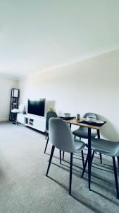 Deluxe 2 Bedroom Apartment