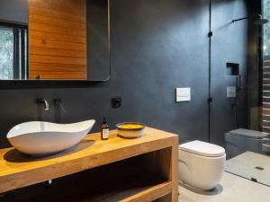 Aloha Villas - Modern villas with private pool and lush gardens