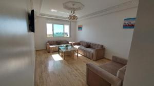 Appartement avec piscines, vue sur mer et accès à la plage à Achakar Hill, Tanger.