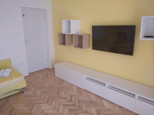 Apartment in Bol with sea view, balcony, air conditioning, WiFi 3835-2