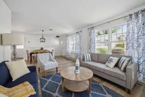 Marine Theme - 4 BR - Backyard - Fire pit - Trumbull