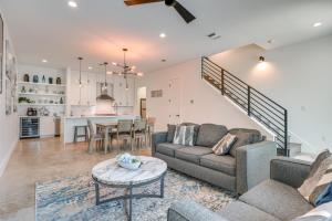 Modern San Antonio Vacation Rental with Rooftop Deck