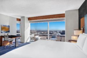 King Room room in Grand Hyatt DFW Airport