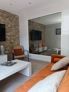 Appartements Superbe appartement hyper centre parking gratuit - wifi : photos des chambres