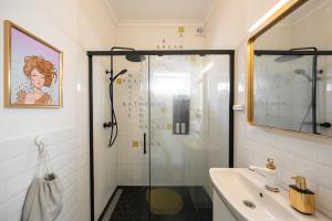 Wanderful Home - Travel Themed Apartment