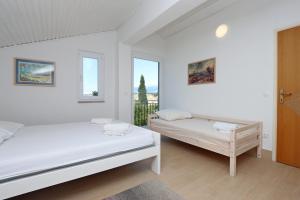 Family-friendly apartments with swimming pool Novalja, Pag - 213