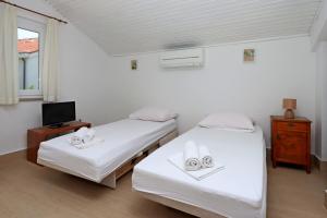 Family-friendly apartments with swimming pool Novalja, Pag - 213