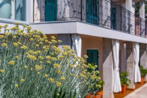 Apartments by the sea Medveja, Opatija - 7720