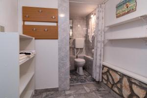Family-friendly apartments with swimming pool Novi Vinodolski - 2419