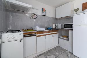 Family-friendly apartments with swimming pool Novi Vinodolski - 2419