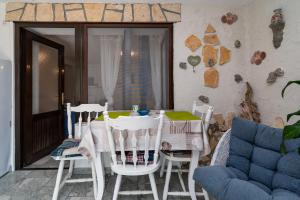 Family-friendly apartments with swimming pool Novi Vinodolski - 2419