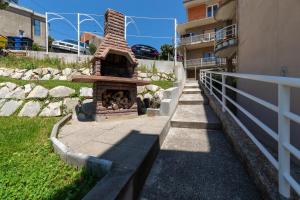 Apartments with a parking space Stanici, Omis - 11421