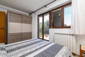 Apartments by the sea Banjole, Pula - 3002