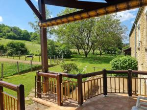 Maisons de vacances Modern Holiday Home in Vault de Lugny with Meadow View : photos des chambres