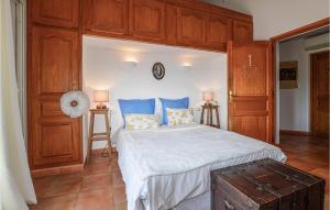 Maisons de vacances Beautiful Home In Brando With Outdoor Swimming Pool, Wifi And 4 Bedrooms : photos des chambres