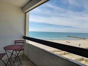 Studio côtier rénové climatisé avec parking privé, Carnon, aménagé pour 3 pers - FR-1-715-23