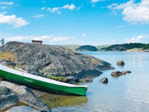 6 person holiday home in HENÅN-By Traum