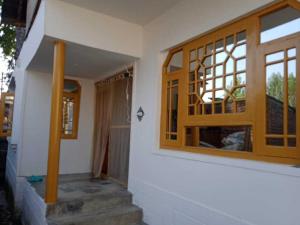 Hotel O Home Shugufta Villa Homestay