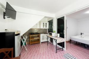 Aonang Pool Studios