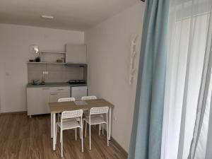 Milutinn-Kruška-Magnolija