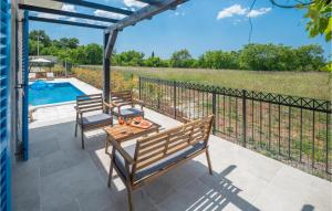 Cozy Home In Pifari With Wifi