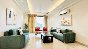 BluO 3BHK Golf Course Road - Balcony, Lift, Terrace