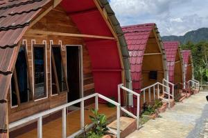 Penginapan puncak Dua Mitra RedDoorz