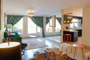 Hip Casa Beatles in downtown Gated Parking - El Suazal