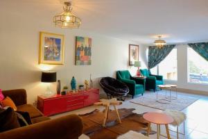 Hip Casa Beatles in downtown Gated Parking