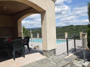 Maisons de vacances Peaceful Holiday Home in Les Vans Ardeche with Pool : photos des chambres