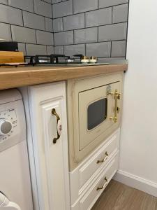 Central Spacious Apartment with Balcony - Alba Carolina