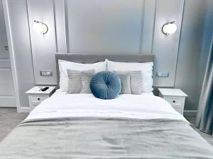 Central Spacious Apartment with Balcony - Alba Carolina