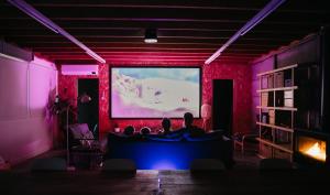 Maisons de vacances Grand loft avec Jacuzzi et Home Cinema : photos des chambres